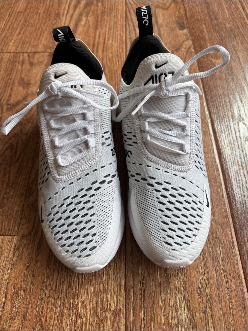 Nike womens White and Black Air Max 270 Style Sneakers worn once! - Picture 2 of 6